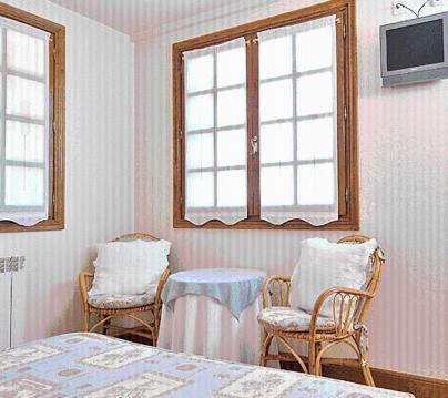 Hostal Lorentxo Olave Bilik gambar